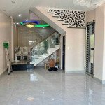 Cho thuê nhà lô góc văn cao, dt: 60m2, 5 p.ngủ full đồ.