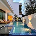 Bán căn villa hồ bơi sát phạm văn đồng dòng tiền 50tr/ tháng. ngang 10m2 cạnh vincom.