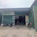 Cho thuê kho tại ngã tư trạm trôi, hoài đức, hn. dt 900m2, cao 8m, xe công đỗ cửa. giá 75k/m2/th