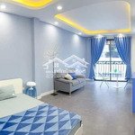 Bán gấp nhà siêu vip phạm tuấn tài cầu giấy, 3 thoáng, thang máy 55m x 5t, mt 8.5m, giá 18,8 tỷ