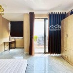 Phòng studio đầy đủ nội thất có ban công rộng 30m2 tại cư xá trần quang diệu gần sân bay