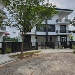 Bán căn bt song lập dự án hado charm villas, dt 236m2, giá 160tr/m2, lh 0983371511