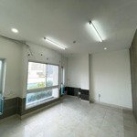 Chính chủ cho thuê văn phòng 110m2 giá rẻ ở hòa hưng, p12, quận 10