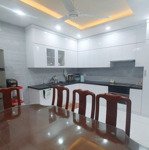 Cho thuê nguyễn văn cừ, 60m2x6t, thang máy, ngõ ô tô, 18tr/thang