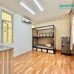 Studio ở được 3 người cửa sổ lớn thoáng mát - ngay trung tâm quận 5