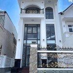 Bán villa mới tinh view đồi thông phường 4 đà lạt, doanh thu 70tr/ tháng giá 18 tỷ