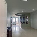 Cho thuê căn hộ chung cư phường 3 quận 4.dt 90m2,giá 14t/tháng.2pn,2 tolet