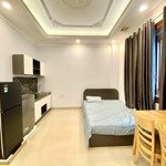 Studio cửa sổ trời , thang máy , full nội thất , máy giặt riêng