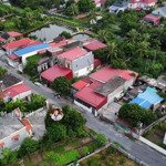 Mặt đường sông he, ngay sát cổng vinhomes dương kinh