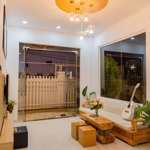 Villa sân vườn -xinh xắn.đầy đủ tiện nghi