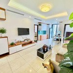 Cho thuê căn góc chung cư 101 láng hạ, 150m2, 3 ngủ, đầy đủ nội thất, liên hệ: 0902758526