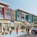 Chỉ thanh toán 30% bạn nhận ngay căn shophouse villa đối diện tttm 5,2 hecta
với thiết kế độc lạ 7m