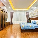 Bán nhà riêng, ngõ thông, nhà 2 mặt thoáng trước sau, dt 40m2 ,5 tầng, mt 4,4m , giá 7,5 tỷ