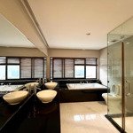 Bán villa 3 tầng gần bãi tắm mỹ khê, sát cầu sông hàn 200m2