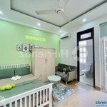 Studio ban công thang máy,quận 1, gần đại học kinh tế viện isb trần quang khải, nhà thờ tân định