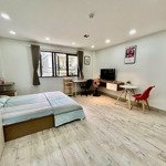 30m2, thang máy, cửa sổ, full nội thất ngay số 213 nguyễn gia trí phường 25 bình thạnh