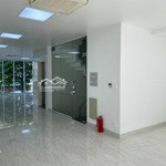 Cho thuê tầng trệt saritown sala 140m2 giá chỉ 70 triệu/th, vị trí đẹp hoàn thiện sẵn