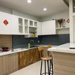 Cho thuê phòng 40m2 full nội thất - gần đh kinh tế, đối diện pegasuite q.8