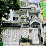 Cần bán villa ngay chi cục thuế thành phố quận 2. dt 10x20m cn 200m2. 3 tầng. giá 33 tỷ