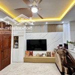 Cần bán nhà riêng 111m2, mt 6.5m. oto đỗ cửa. cách võ chí công 50m