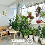 Căn hộ 1 phòng ngủstudio ban công full nt - thang máy,hầm xe rộng ngay lê văn sỹ quận 3