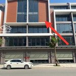 Tôi cần chuyển nhượng căn shop kinh doanh khu phố biển, vị trí cực kỳ đẹp ngay cạnh grand world