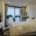 Chính chủ bán gấp căn góc 3 pn, 3 vệ sinh, tầng cao view đẹp, các phòng ngập tràn ánh sáng