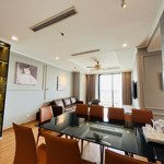 Chính chủ bán royal city diện tích 115m2, 3 phòng ngủ- 2 vệ sinh ban công đb cửa tn, full nội thất đẹp