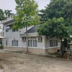 Cho Thuê Nguyên Căn Villa Sân Vườn 950M2, Thảo Điền, Quận 2, Chỉ 5500 - Liên Hệ: 0937221439