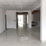 Mt lý tự trọng 1500m2 sàn, doanh thu 150tr/tháng. 0938.917.985