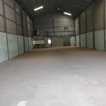 Cho thuê kho xửơng 500m2 giá 30 triệu đồng 1 tháng, tại hóc môn gần ngã 3 giồng đường xe container.