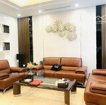 Siêu hot, bán nhà hoàng minh đạo, long biên, ô tô đỗ cổng, 48m2 giá 5.6 tỷ