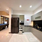 Bán villa 3 tầng biển mỹ khê-diện tích200m2- dòng tiền 170- 180 triệu/tháng