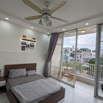 Phòng balcon view công viên thoáng mát gần vlu3