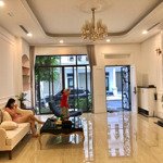 Duy nhất: mạc đĩnh chi, đakao quận 1. dt: 10x10m~100m2, hđt 80 triệu chỉ 18.9 tỷ tl, 0902323354