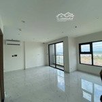 Cần bán chung cư vinhomes grandpark căn góc hướng đn 2pn+ 69m2- 3,2 tỷ đã có sổ hồng , ht vay 70%