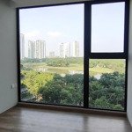 Cần bán căn 2 ngủ toà landmark view sân golf giá 4.x tỷ lh 0961694919