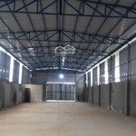 Cho thuê 2 kho chuẩn đẹp diện tích 352m2 và 800m2 ngay gần sân bay tân sơn nhất, q. tân bình.