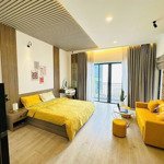 Căn hộ 1 phòng ngủ - studio balcony - full nội thất cao cấp - gần ngã tư hàng xanh