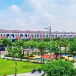 Căn nhà phố liên kế view công viên cách tpm chỉ 10 phút - tt 30% nhận nhà - giá cđt