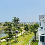 Chỉ 5.95 tỷ có ngay villa 160m2 view trực diện hồ bơi. nhà sẵn, full nội thất 3pn cao cấp