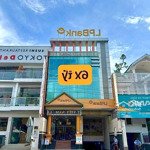 Mặt tiền song hành, phường an phú, quận 2 - ngân hàng lp bank đang thuê. dt: 7.5x20m - giá: 65 tỷ