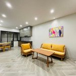 Cho thuê căn hộ cao cấp 90m2 chính chủ phú thượng, tây hồ