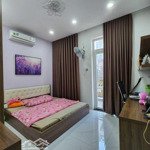 Nhà đẹp 2 tầng, 77m2 ngang 4.5m, xe hơi ngủ trong nhà, dọn vào ở ngay, trung tâm quận 9