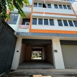 Cho thuê mặt bằng shophouse nhà phố 2 mặt tiền đường tại oasis city bến cát bình dương