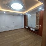 Bán nhà tựu liệt ô tô tránh - vỉa hè - nhà mới thang máy dt 46m x 6 tầng giá 8,85 tỷ