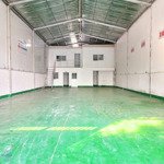 Cho thuê kho phú tân, thủ dầu một đường cont, 300m2. lh e việt xem kho