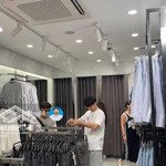 Cho thuê nhà cầu giấy, diện tích 60m2 x 3 tầng, mặt tiền 4,5m, thời trang, showroom, văn phòng