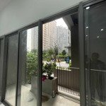 Cho thuê villa giá bán 17 triệu/th ,diện tích145m2 view hồ bơi 1 trệt 1 lầu, có ban công, chung cư westgate