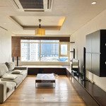 Bán căn hộ 3 phòng ngủ - 135m2 view sông full nội thất đẹp